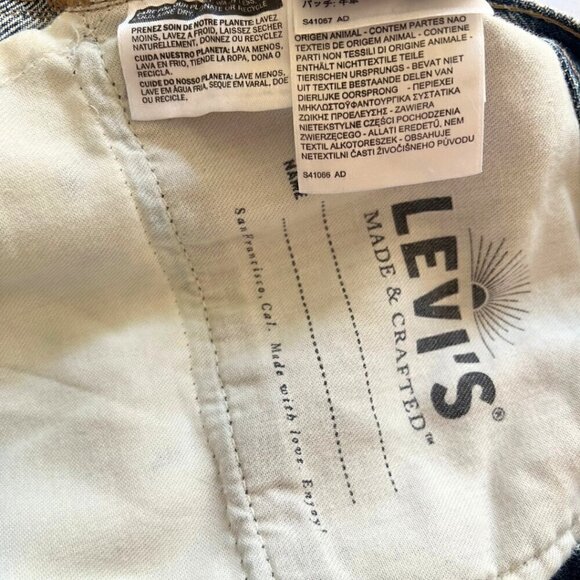 Levi's Embroidered Cheeky High Rise Shorts - Picture 6 of 6